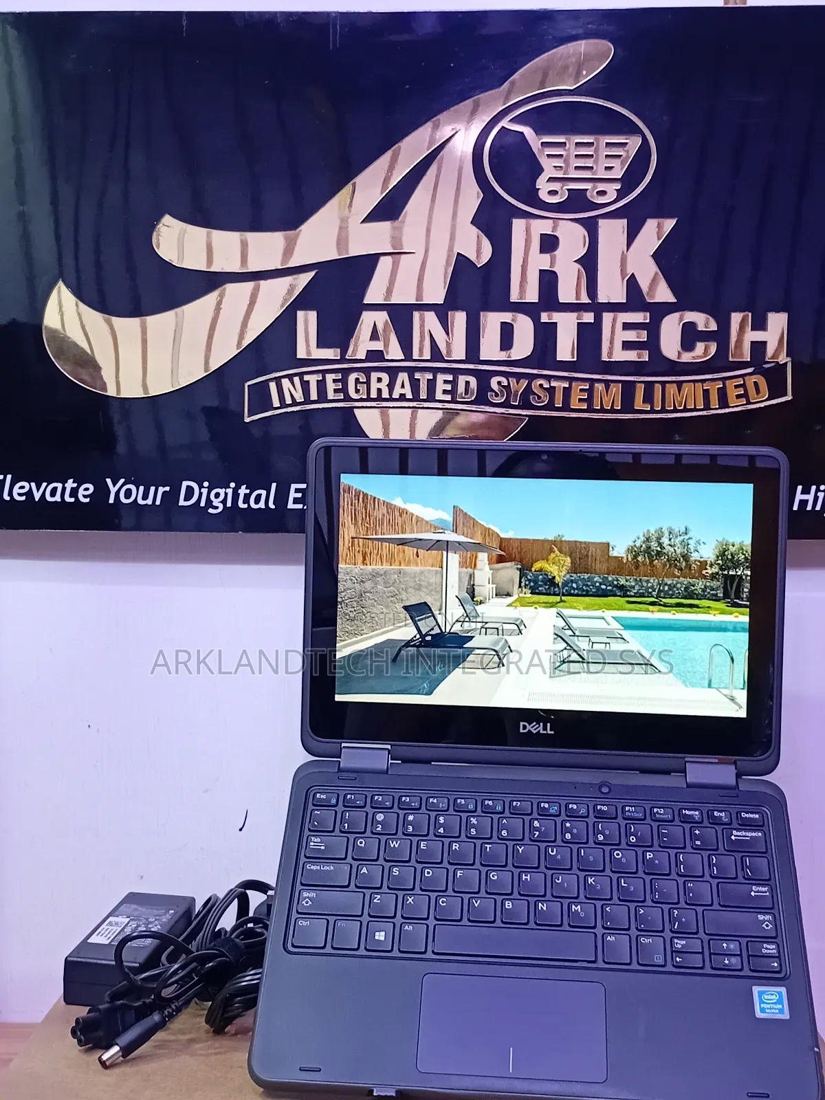 Laptop Dell Latitude 3350 8GB Intel Pentium SSD 256GB