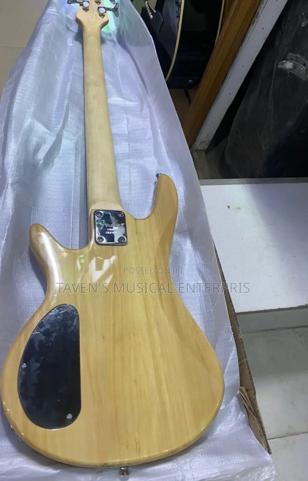 Five Strings Fender Electric Bass Guitar