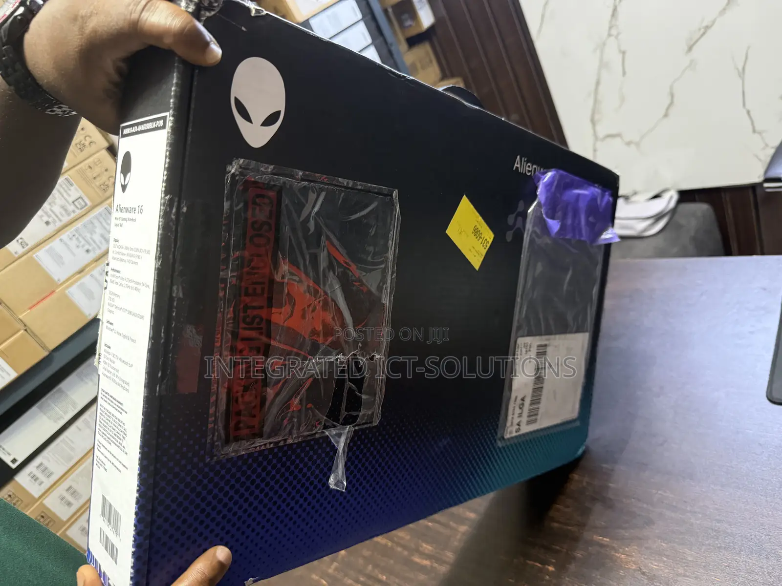 New Laptop Dell Alienware Area-51 32GB Intel Core Ultra 9 SSD 2T