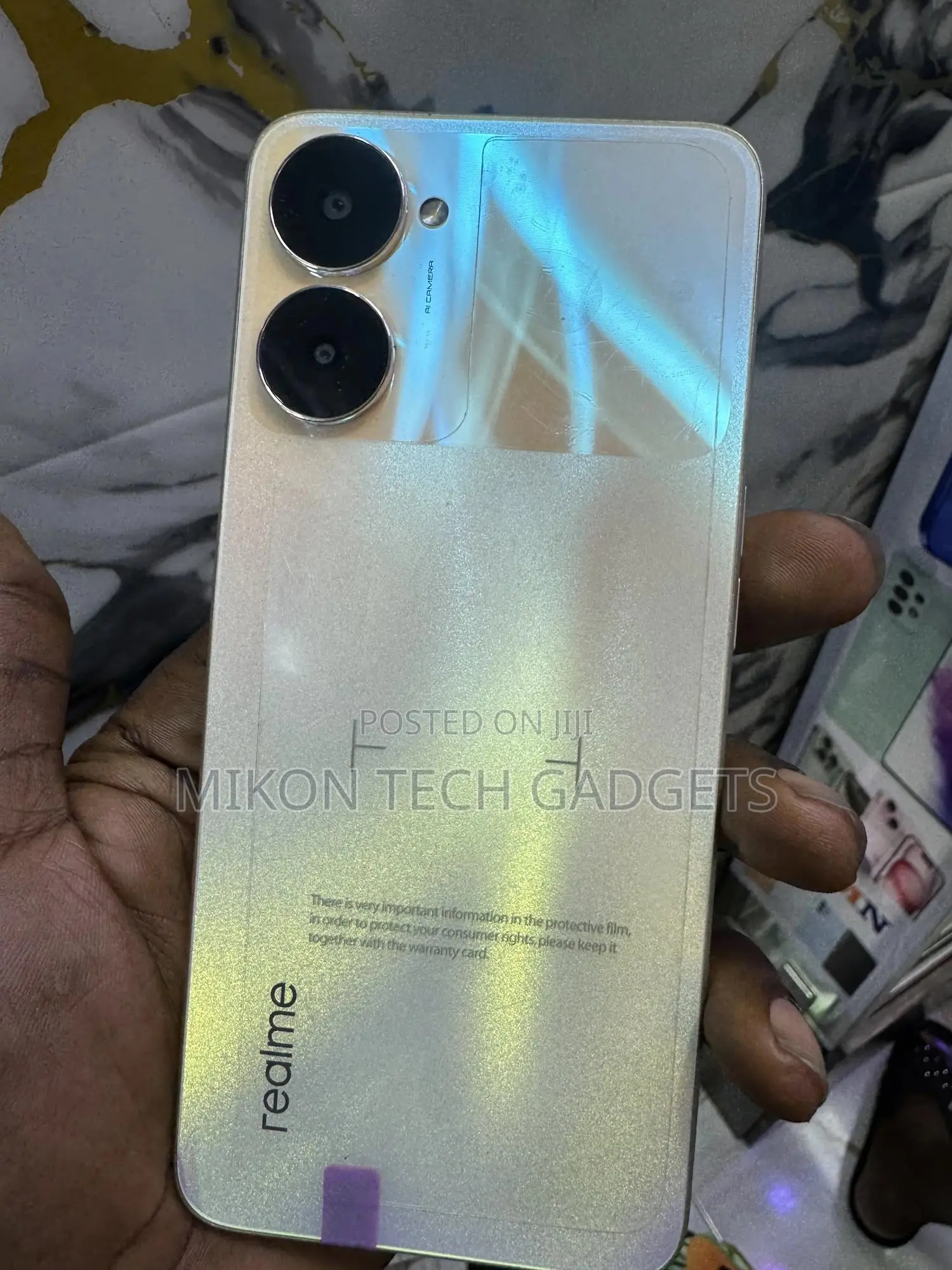 Realme V30 128 GB Gold