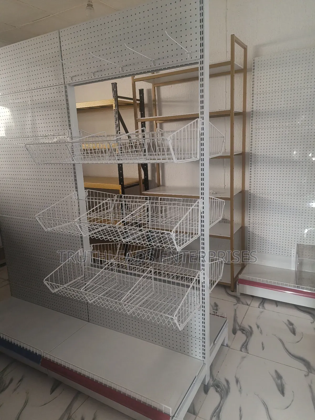 Latest Design Supermarket Center Shelve With Baskets