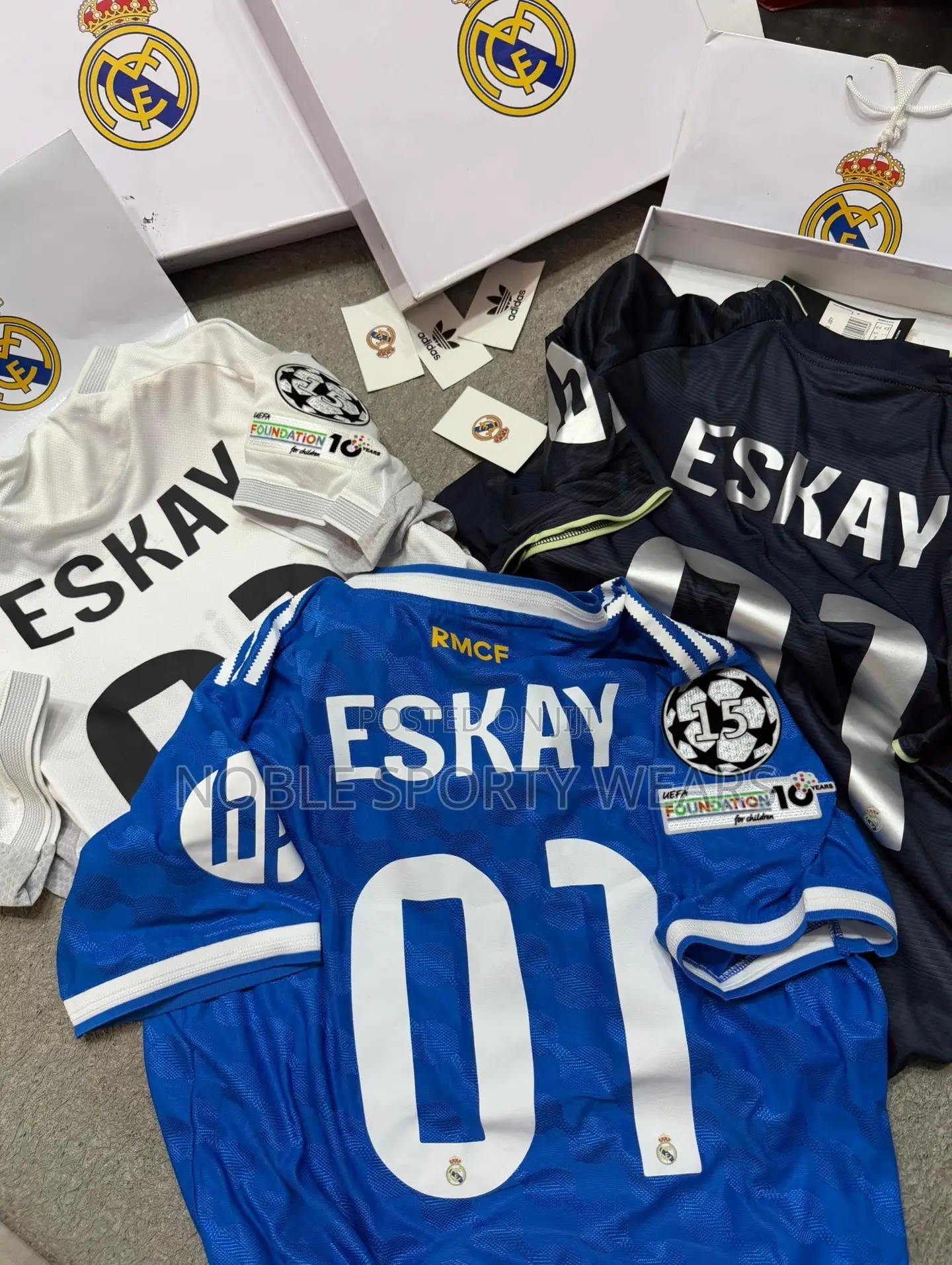 Real Madrid Unboxing Jersey (Ideal Gift for Sportlovers)