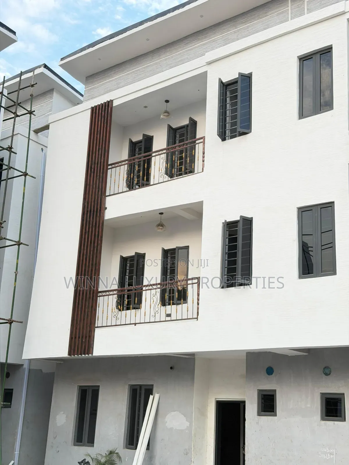 4bdrm Townhouse/Terrace in Utako for sale