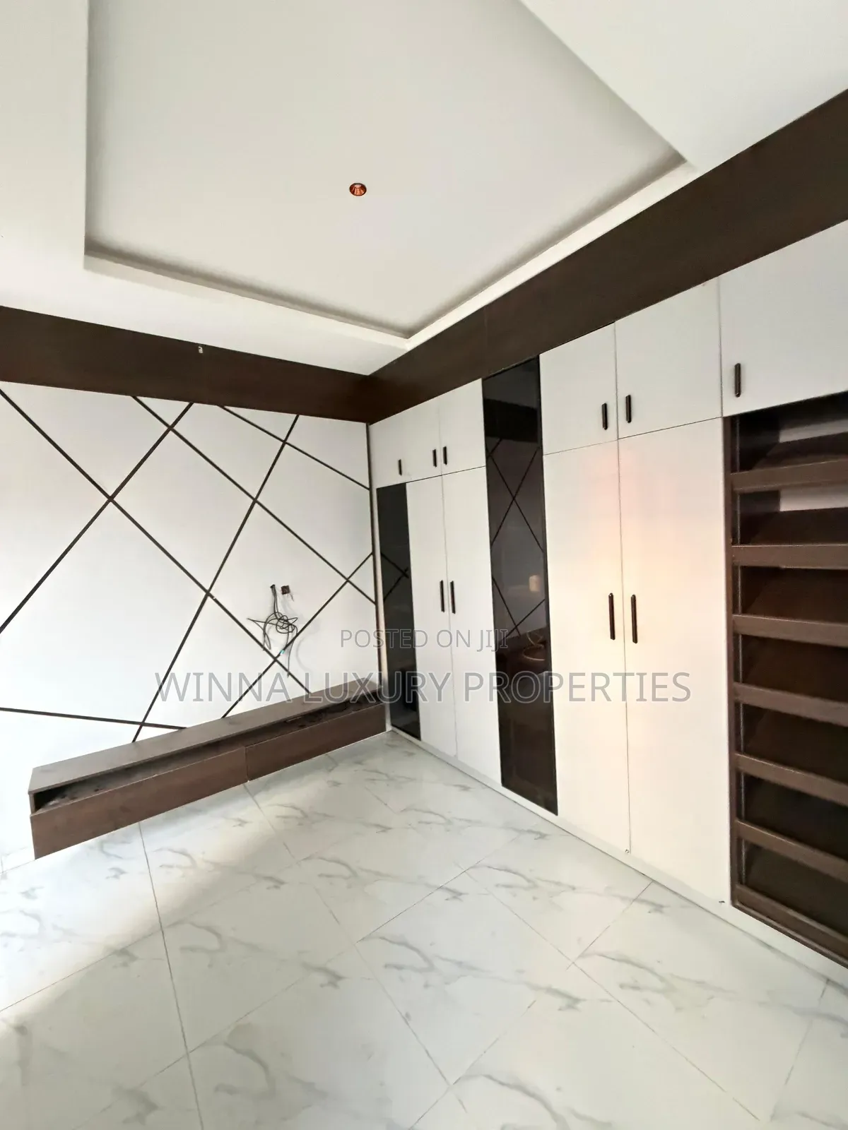 4bdrm Townhouse/Terrace in Utako for sale