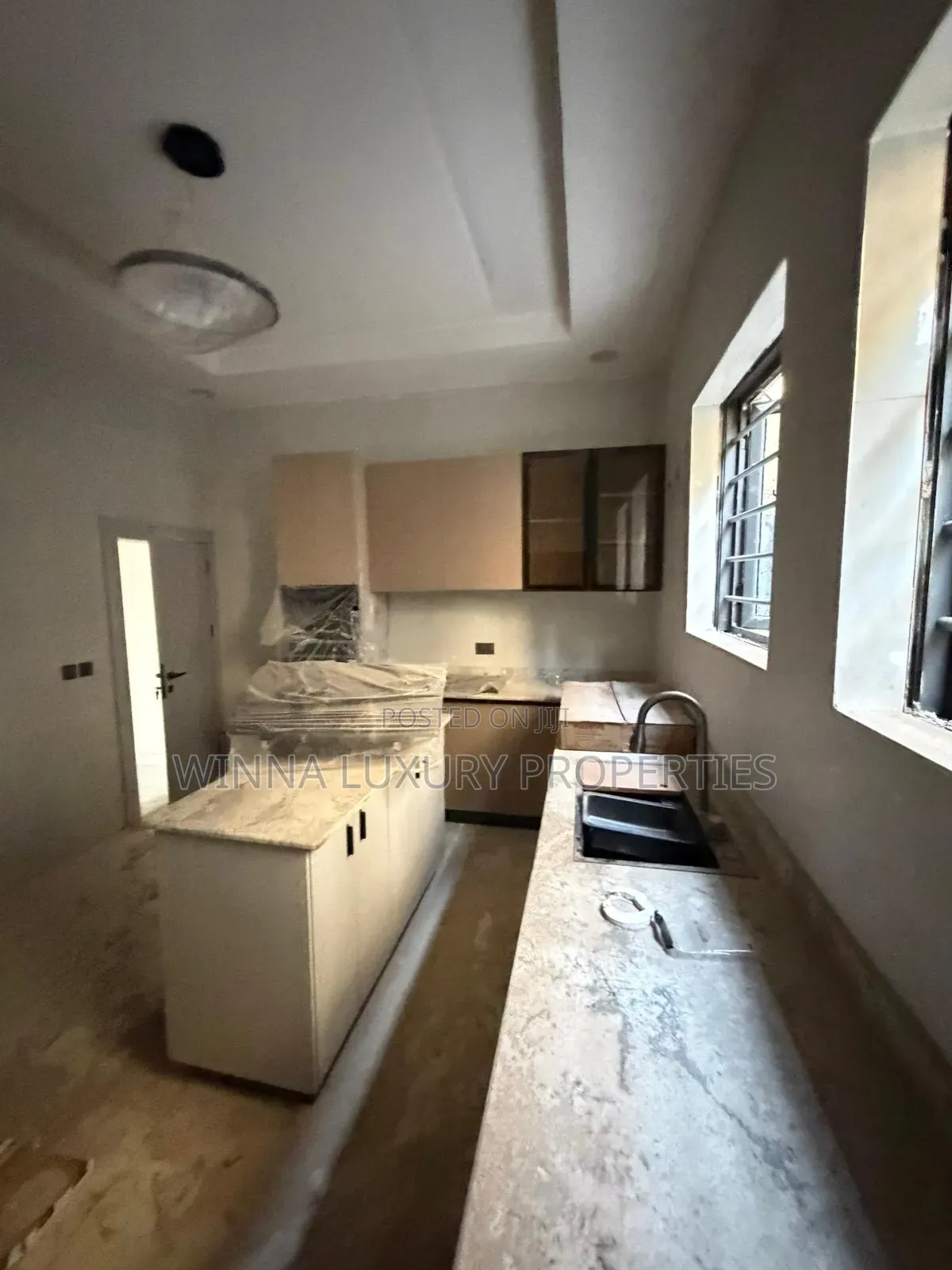 4bdrm Townhouse/Terrace in Utako for sale