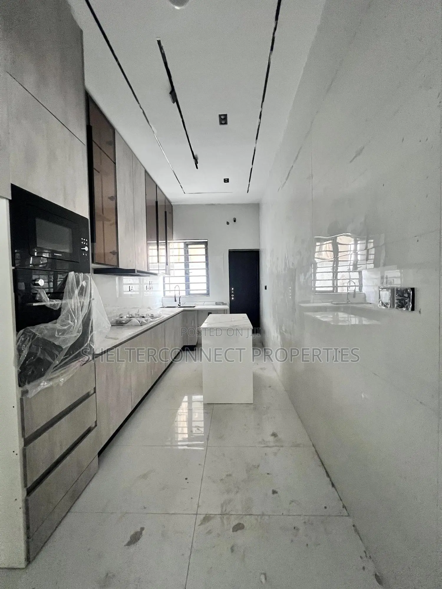 4bdrm Duplex in Ikota for sale