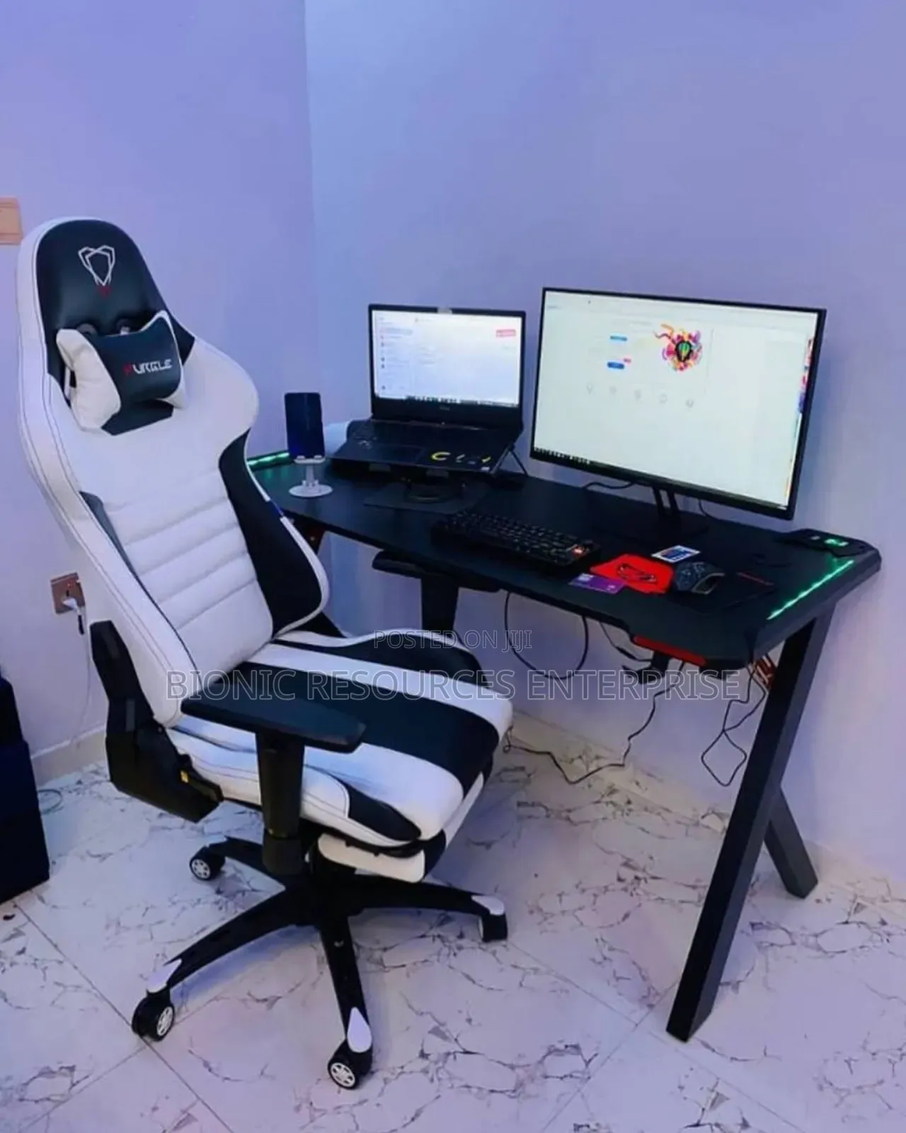 Modern Gaming Chair and Table
