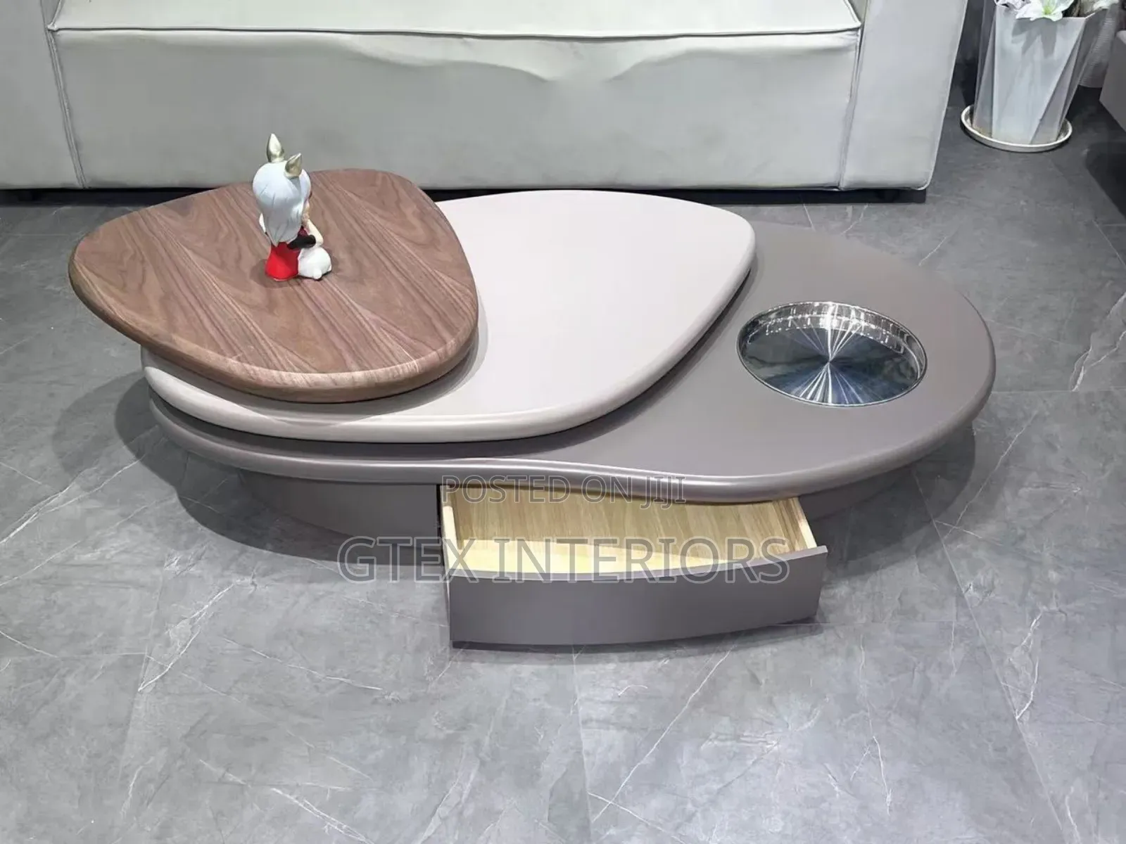 Rotating Centre Table