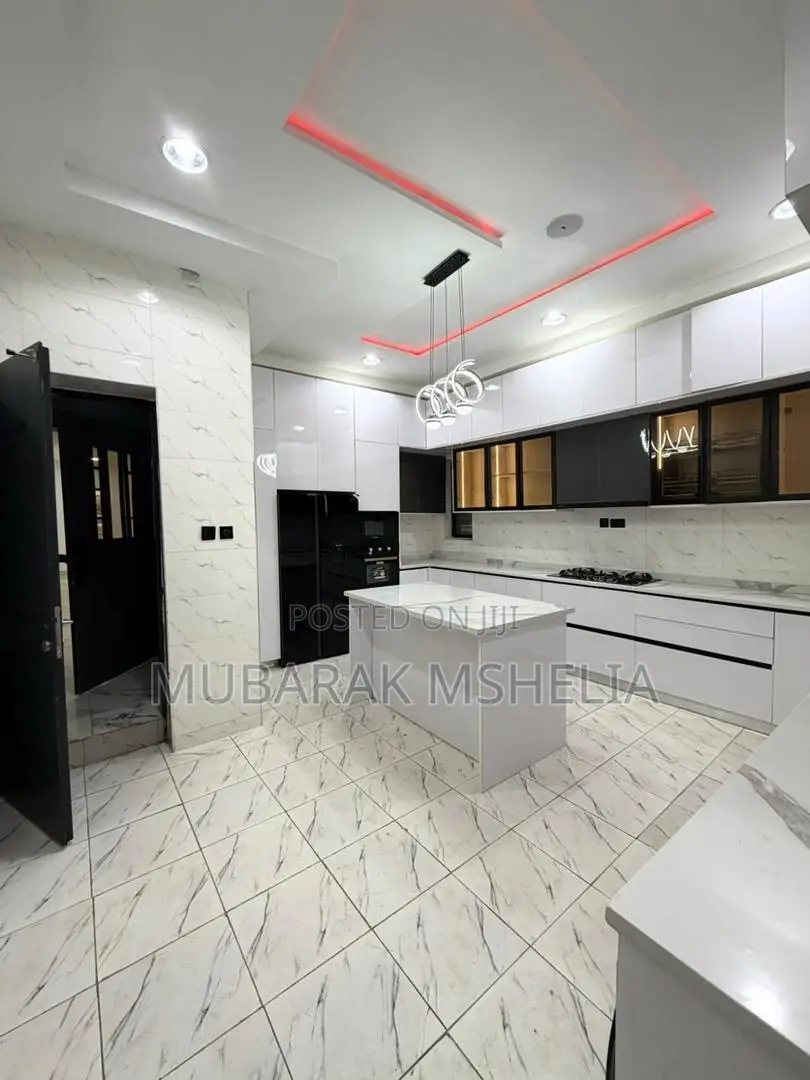 5bdrm Duplex in Wuye for sale