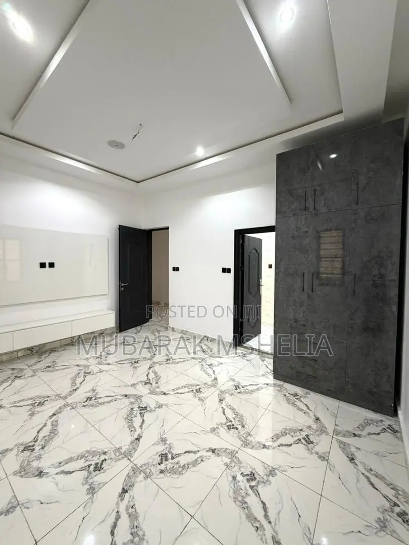 5bdrm Duplex in Wuye for sale