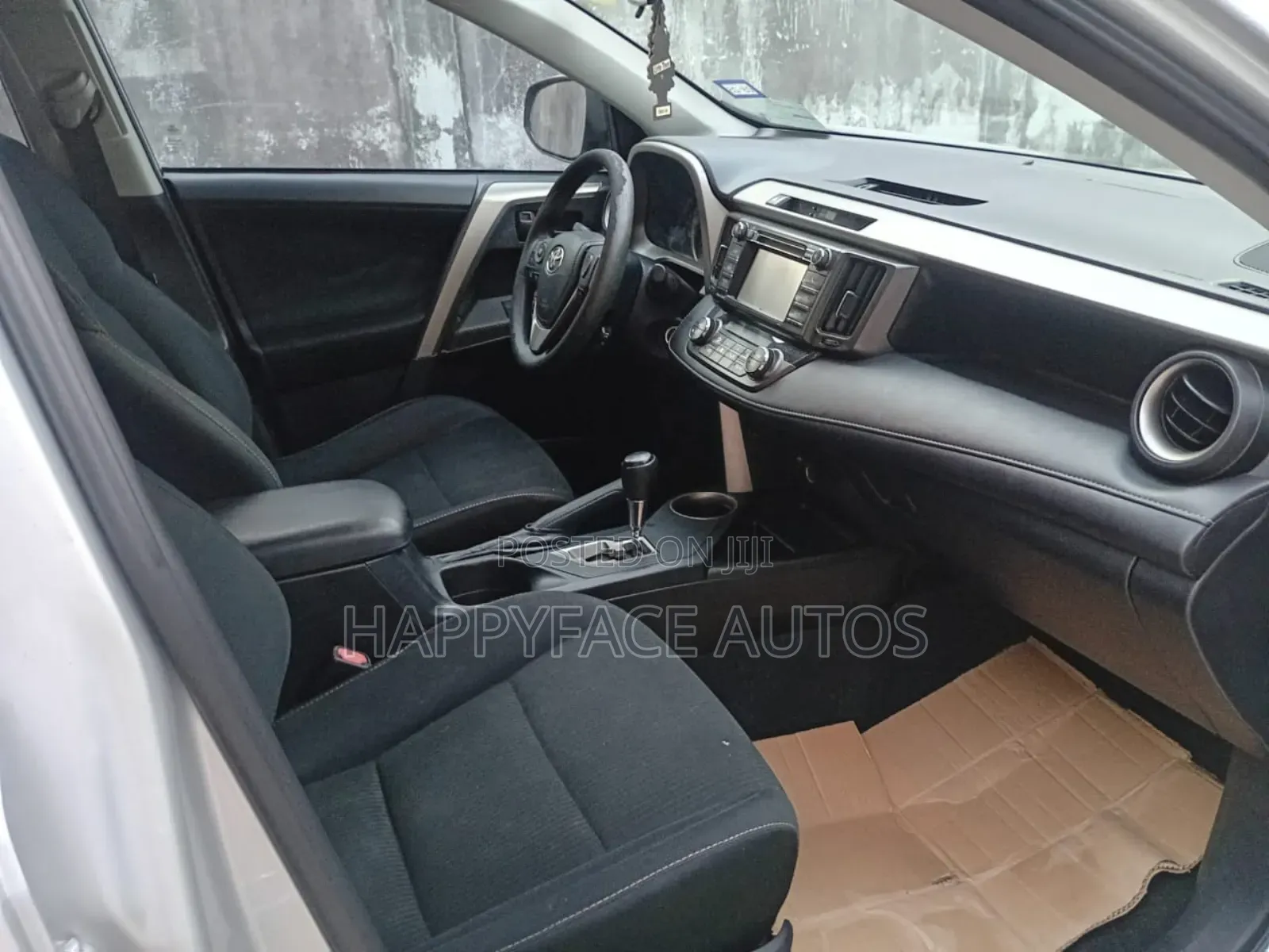 Toyota RAV4 XLE 4dr SUV (2.5L 4cyl 6A) 2014 Silver