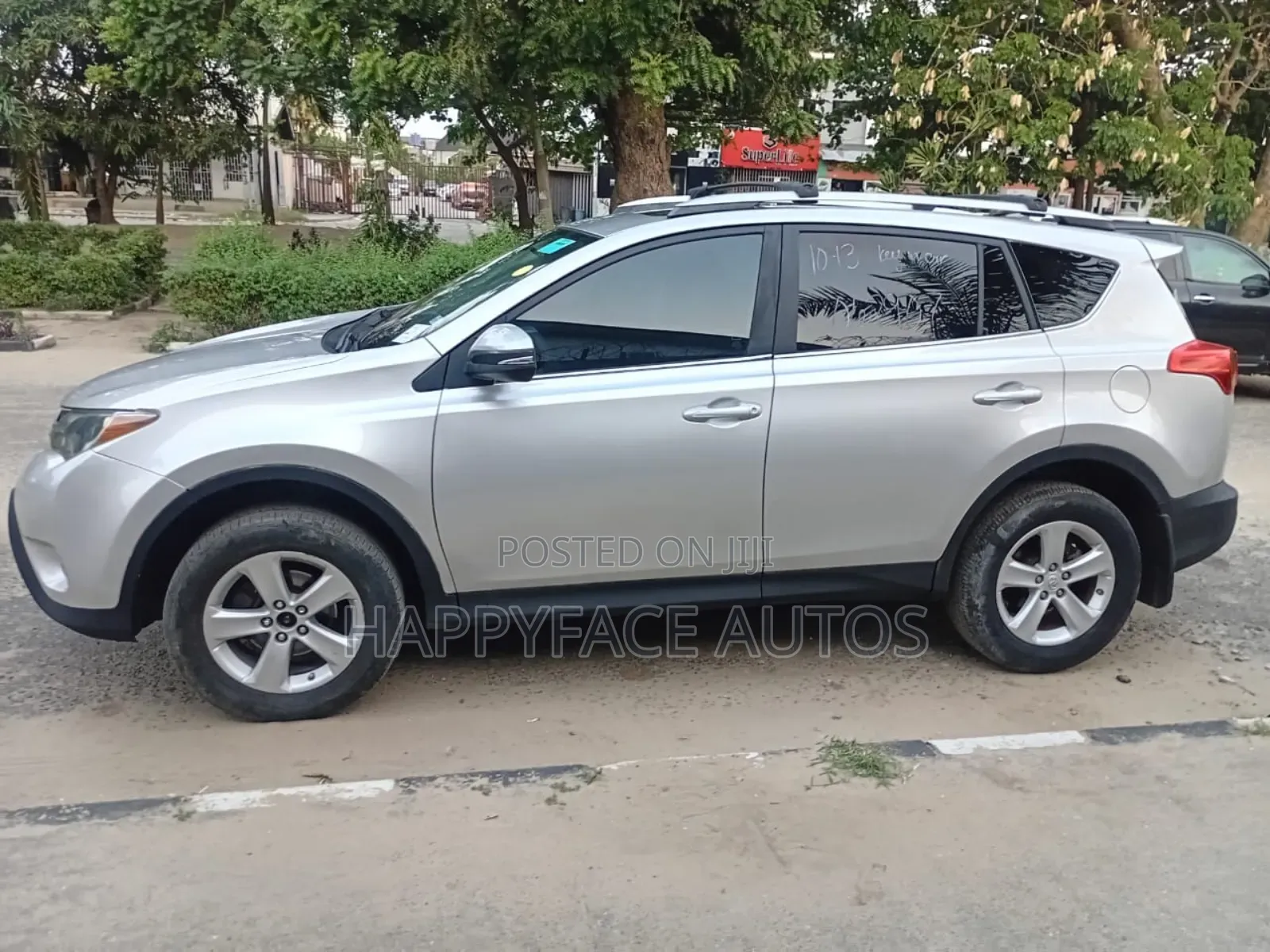 Toyota RAV4 XLE 4dr SUV (2.5L 4cyl 6A) 2014 Silver