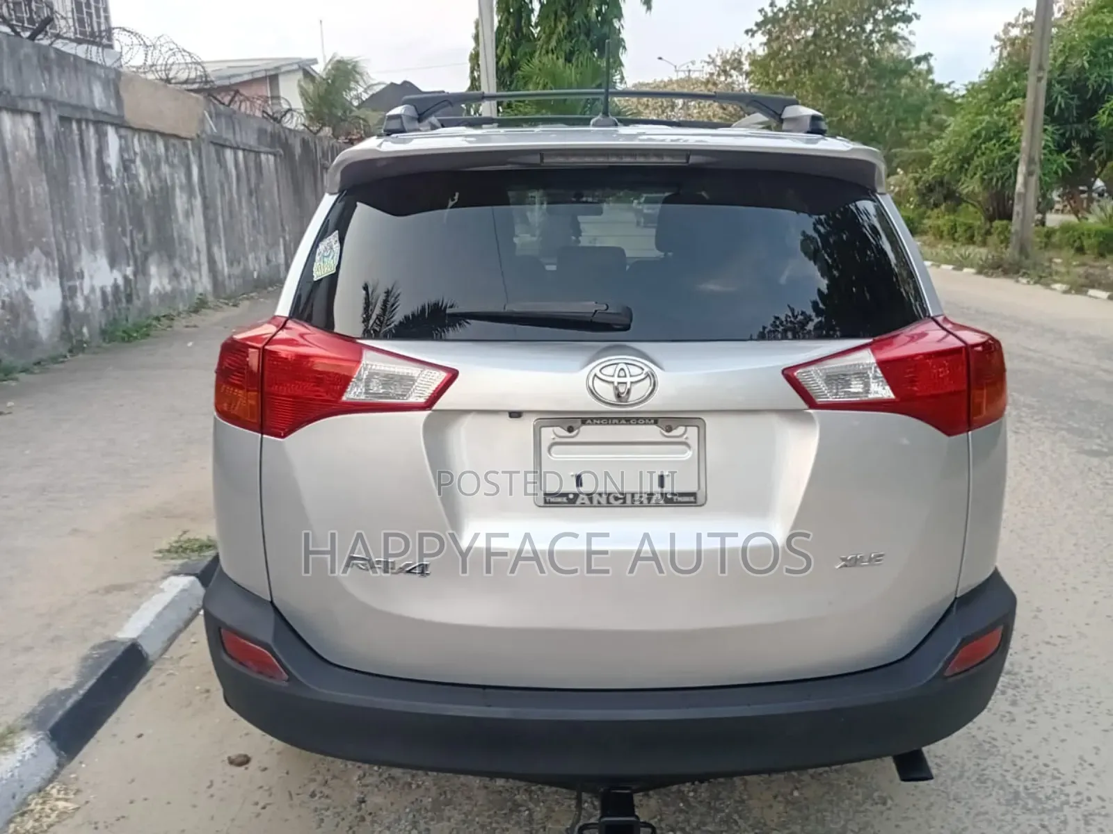 Toyota RAV4 XLE 4dr SUV (2.5L 4cyl 6A) 2014 Silver