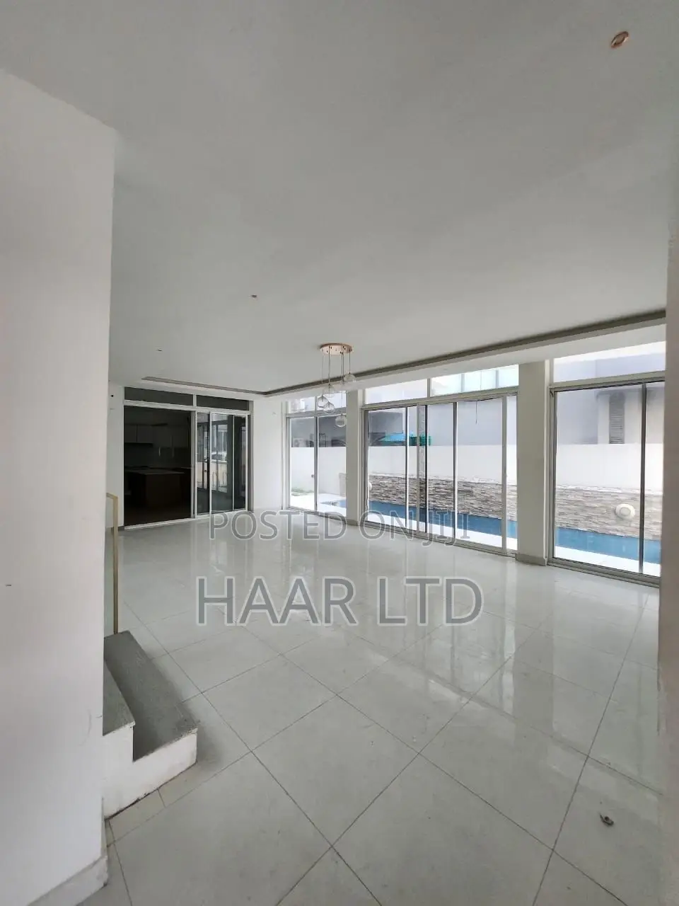 5bdrm Duplex in Lekki Phase 2 for rent