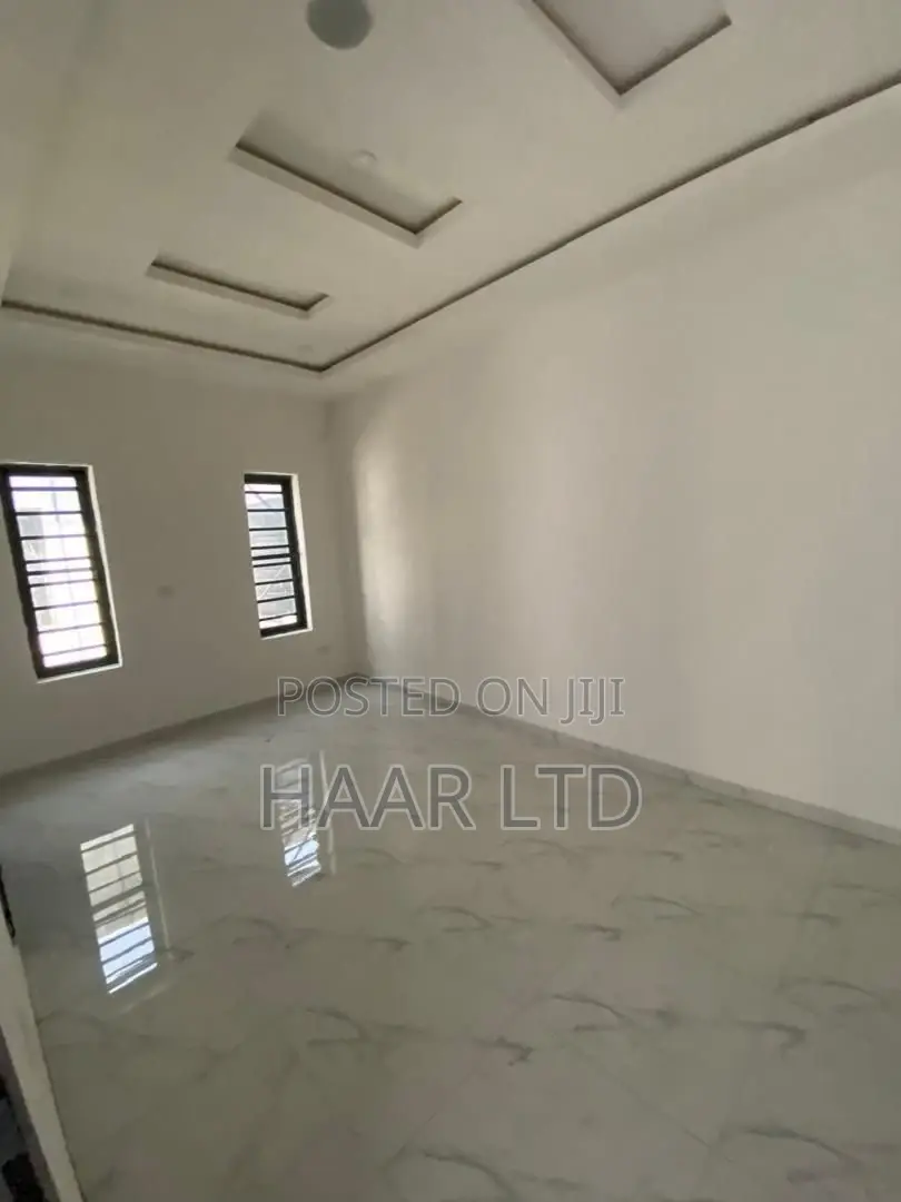 4bdrm Duplex in Lekki Phase 2 for rent