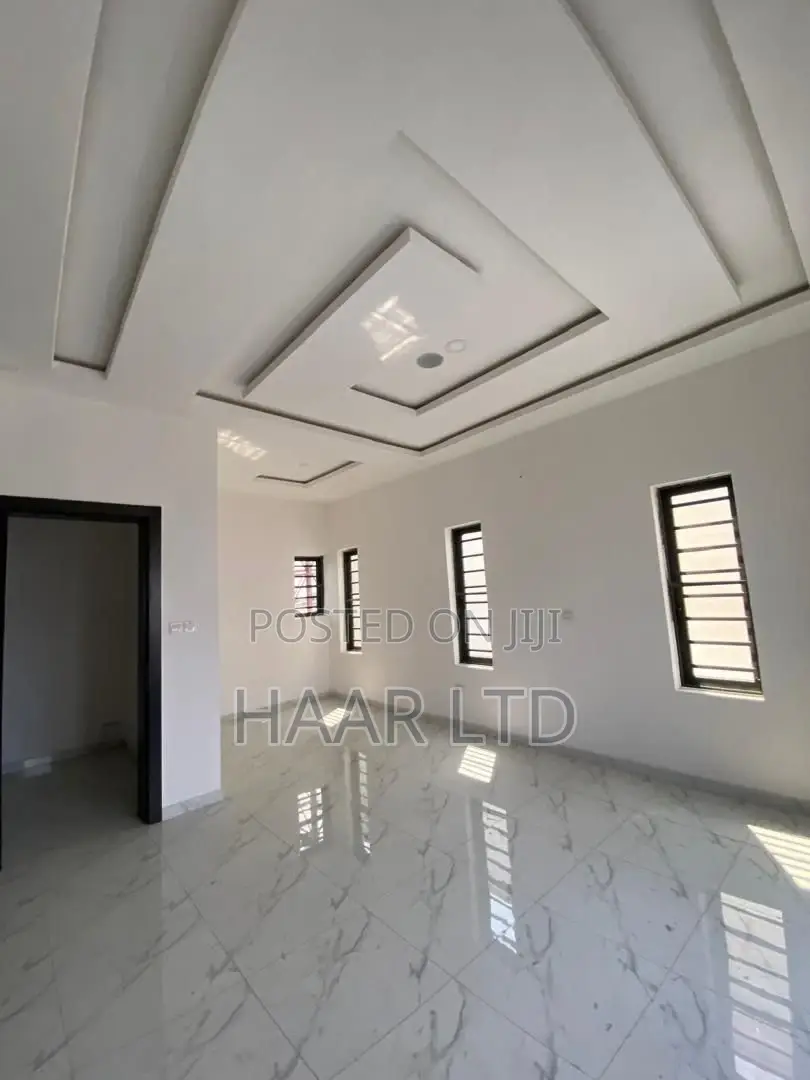 4bdrm Duplex in Lekki Phase 2 for rent
