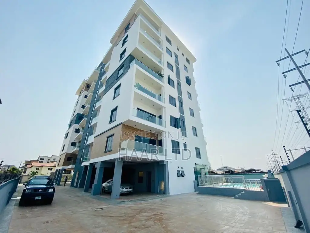 3bdrm Apartment in Lekki Phase 1 for sale