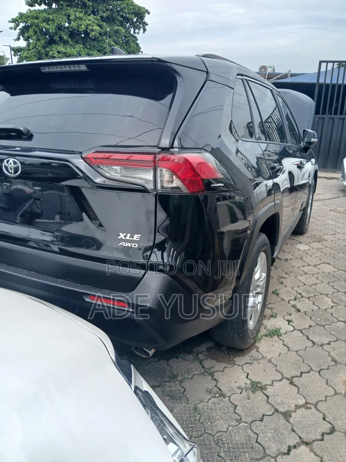 Toyota RAV4 XLE AWD 2019 Black