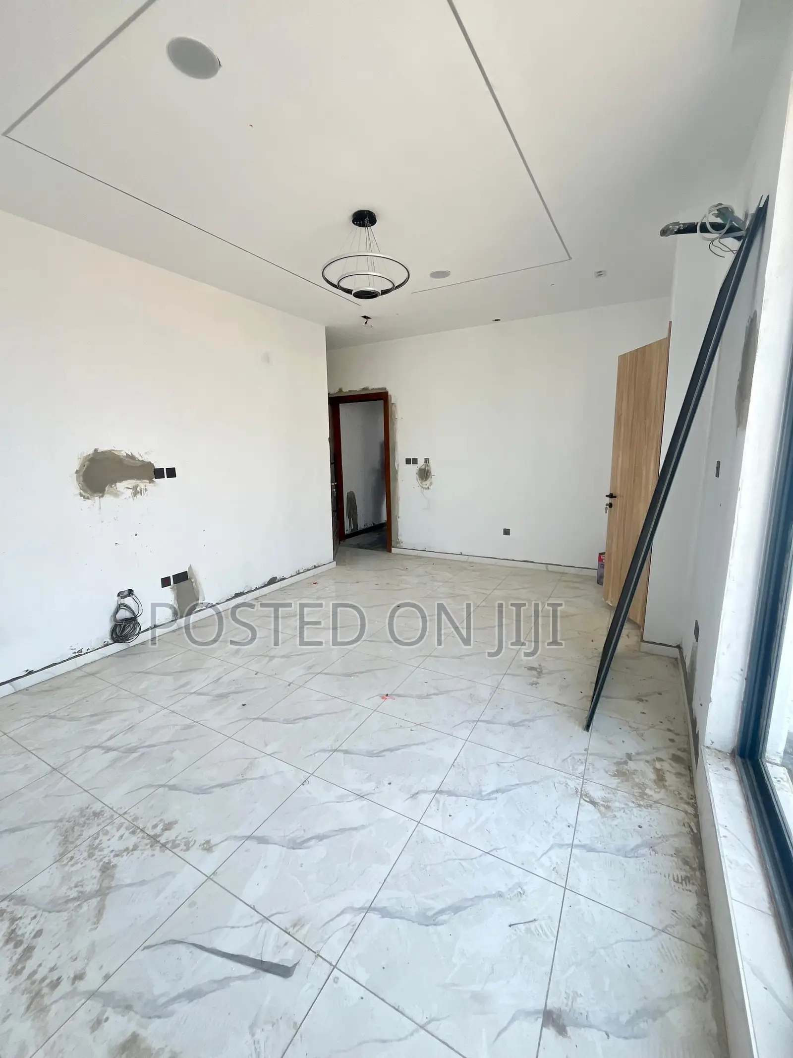 2bdrm Apartment in Chevron for sale