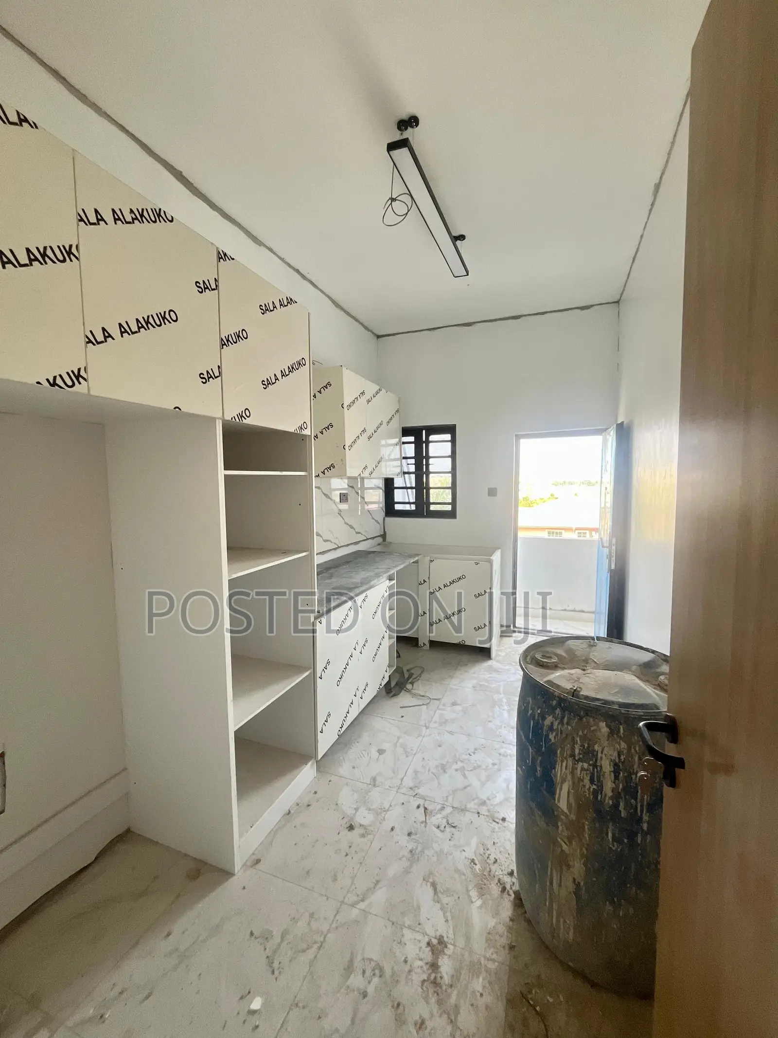 2bdrm Apartment in Chevron for sale