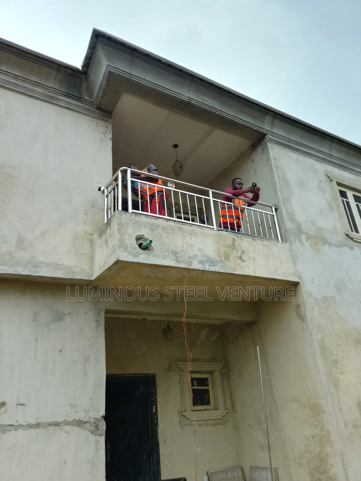 Stainless Steel Will Still Make the Balcony Look Nice 