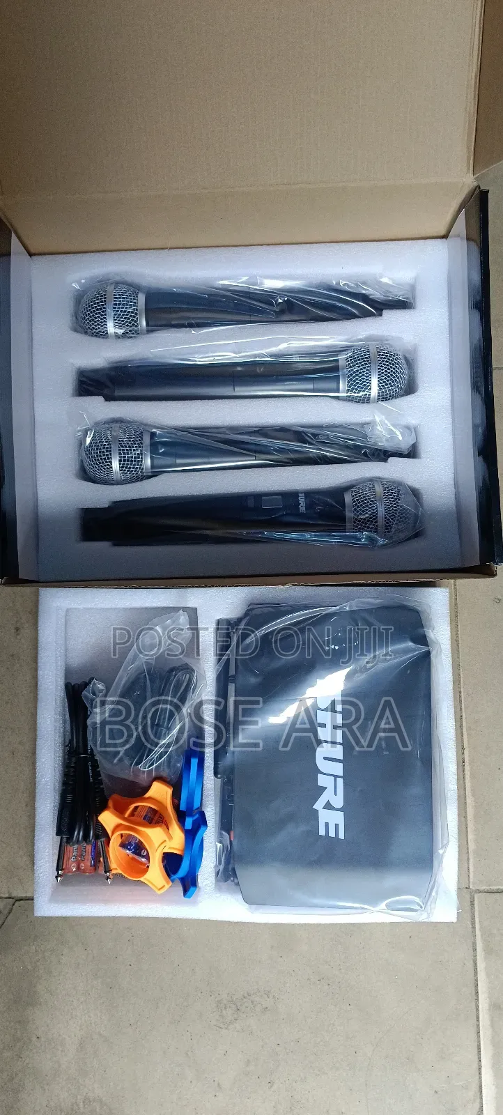 4 Handheld Wireless Microphone With Receiver Unit