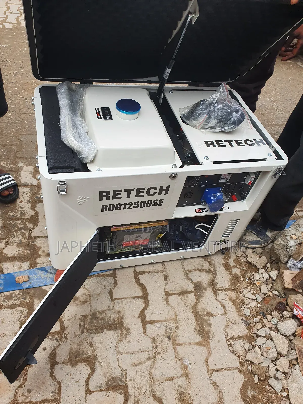Heavy Duty Retech 12.5kva Soundproof Generator