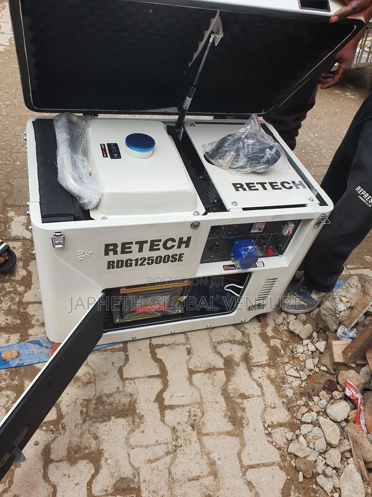 Heavy Duty Retech 12.5kva Soundproof Generator
