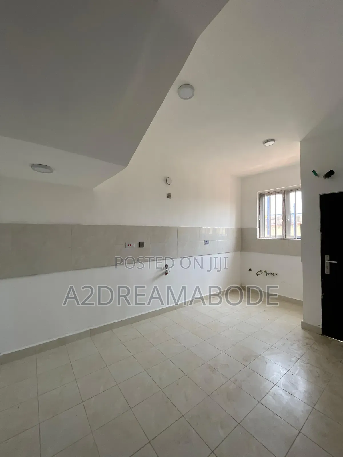4bdrm Duplex in Yaba for sale
