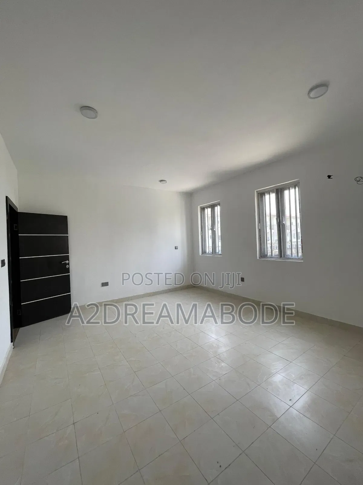 4bdrm Duplex in Yaba for sale