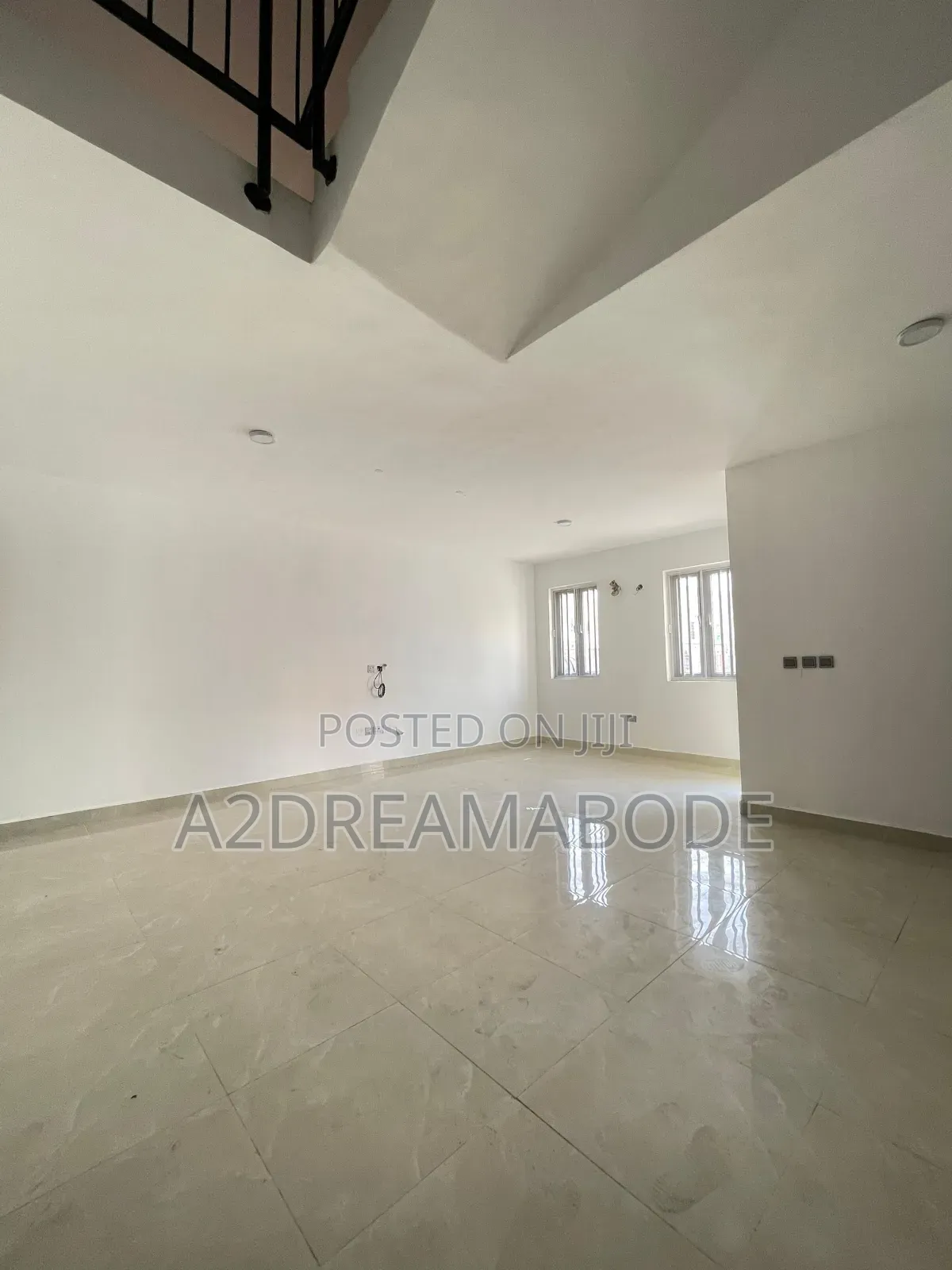 4bdrm Duplex in Yaba for sale