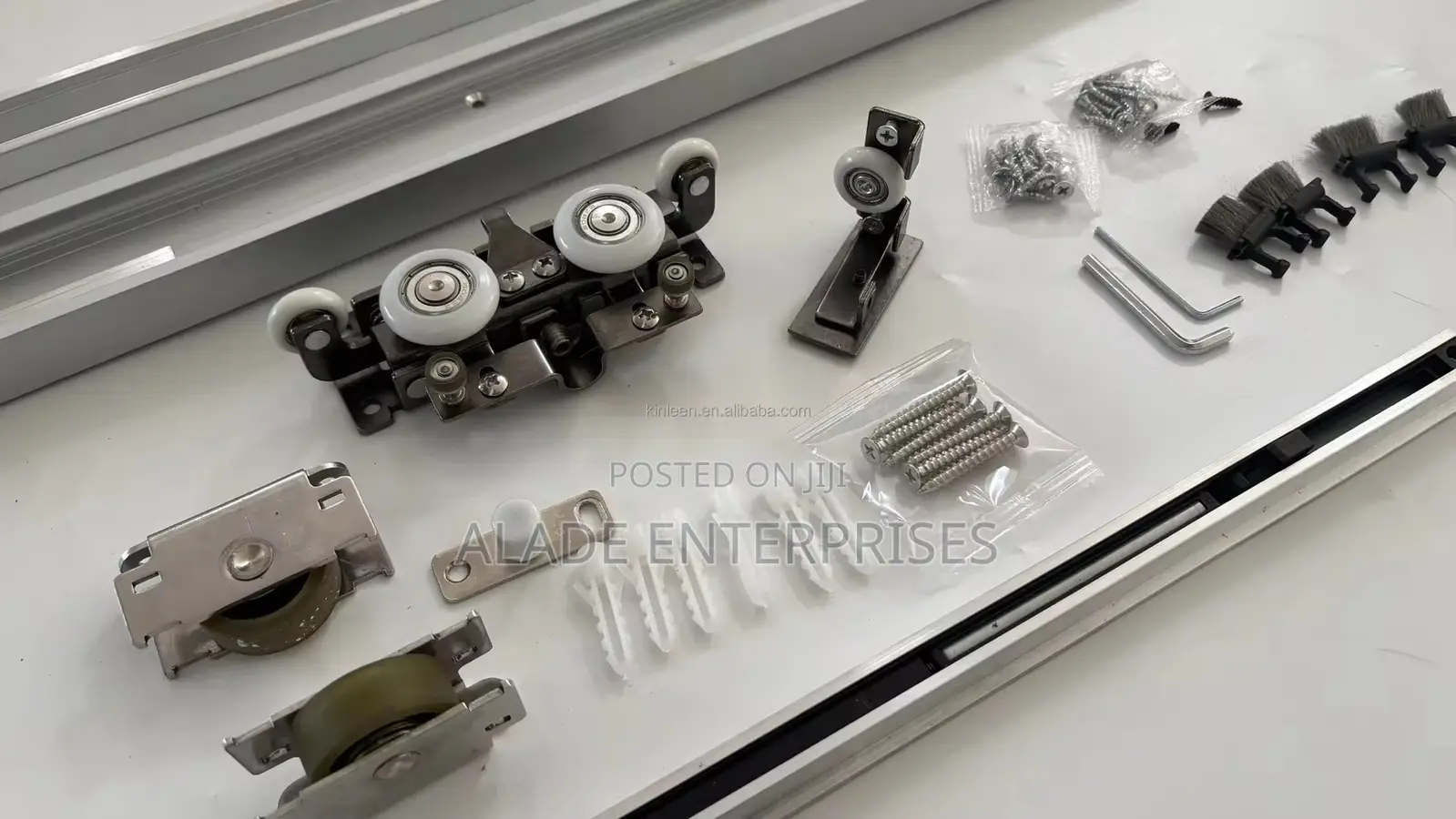 1.5m Modern Design Soft Closing Zinc Alloy Ghost Door Sliding Hardware