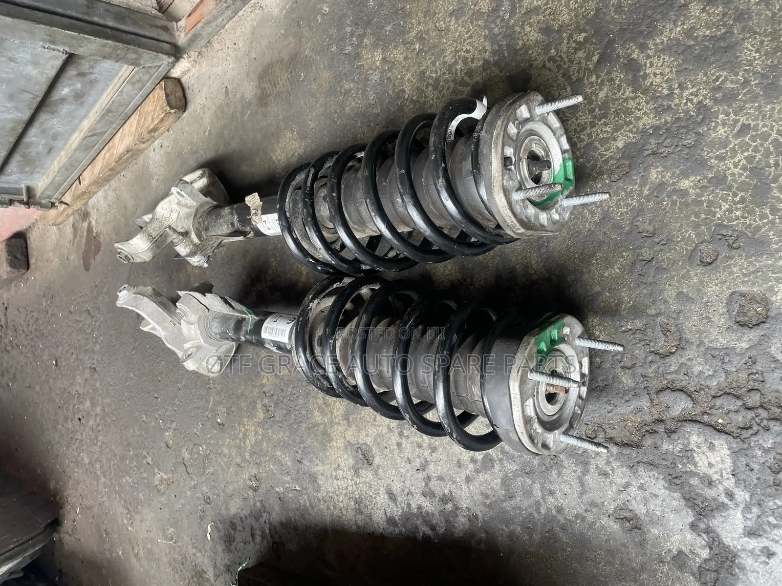 Front Shock Jeep Cherokee