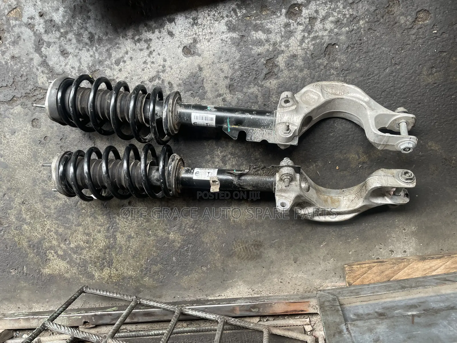 Front Shock Jeep Cherokee