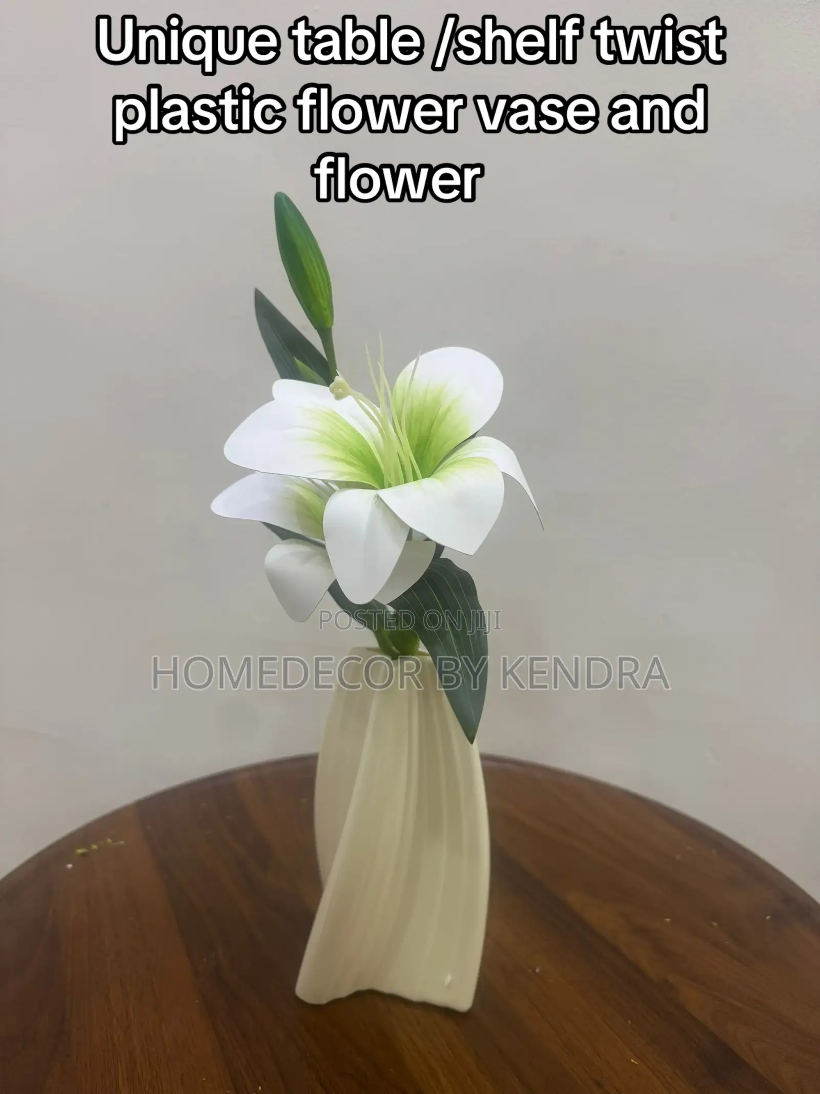 Minimal Flower Vase and Flowers
