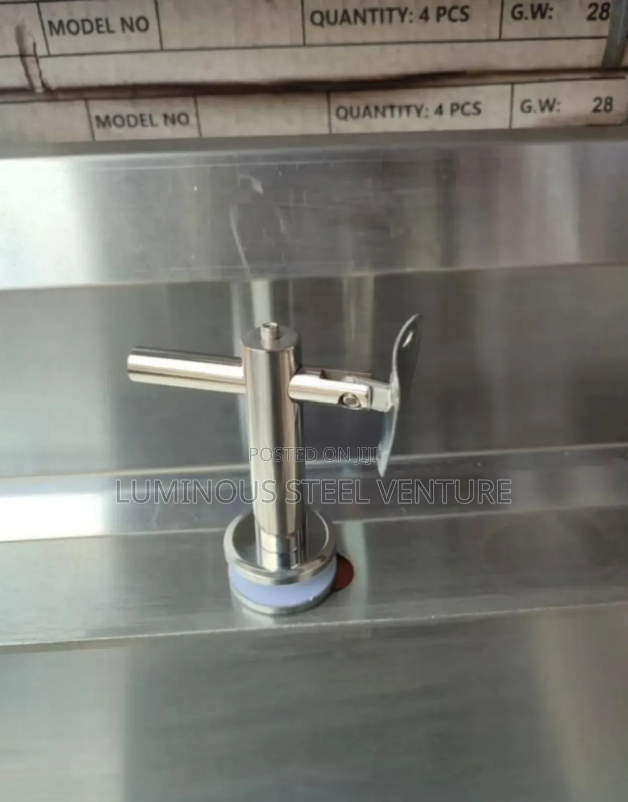 Adjustables Glass Holder for Your 10mm Thickness of Glass and Above