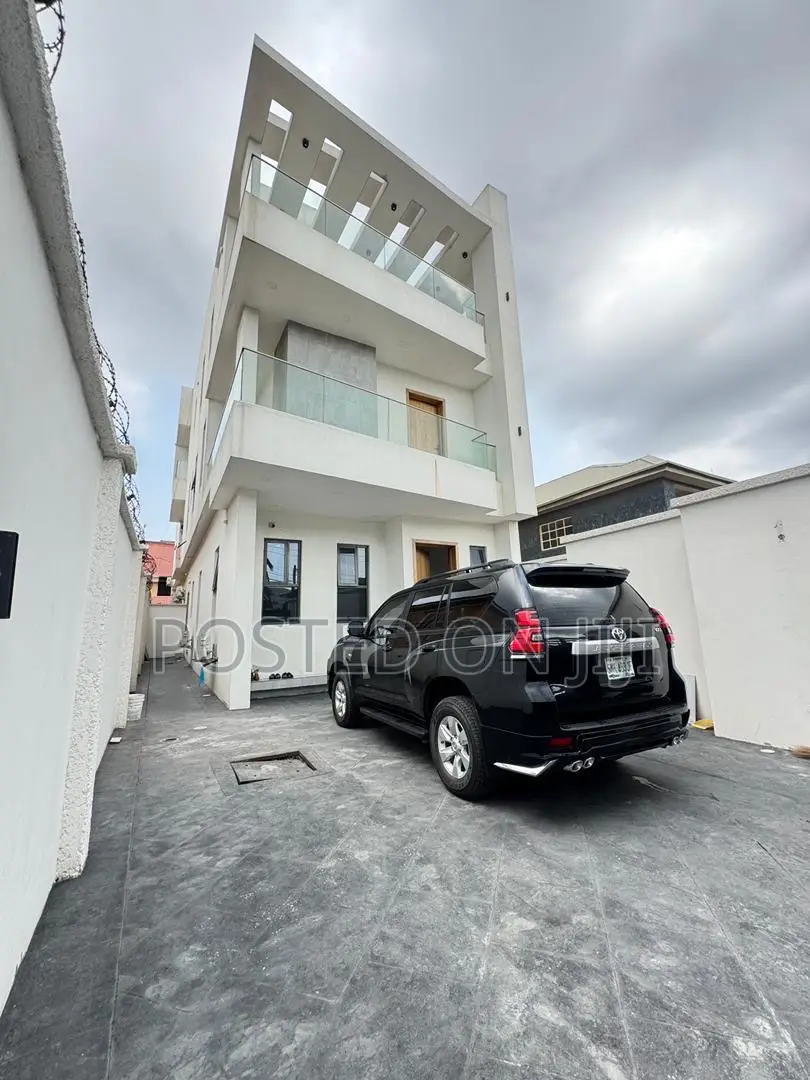 4bdrm Duplex in Admiralty, Lekki Phase 1 for rent