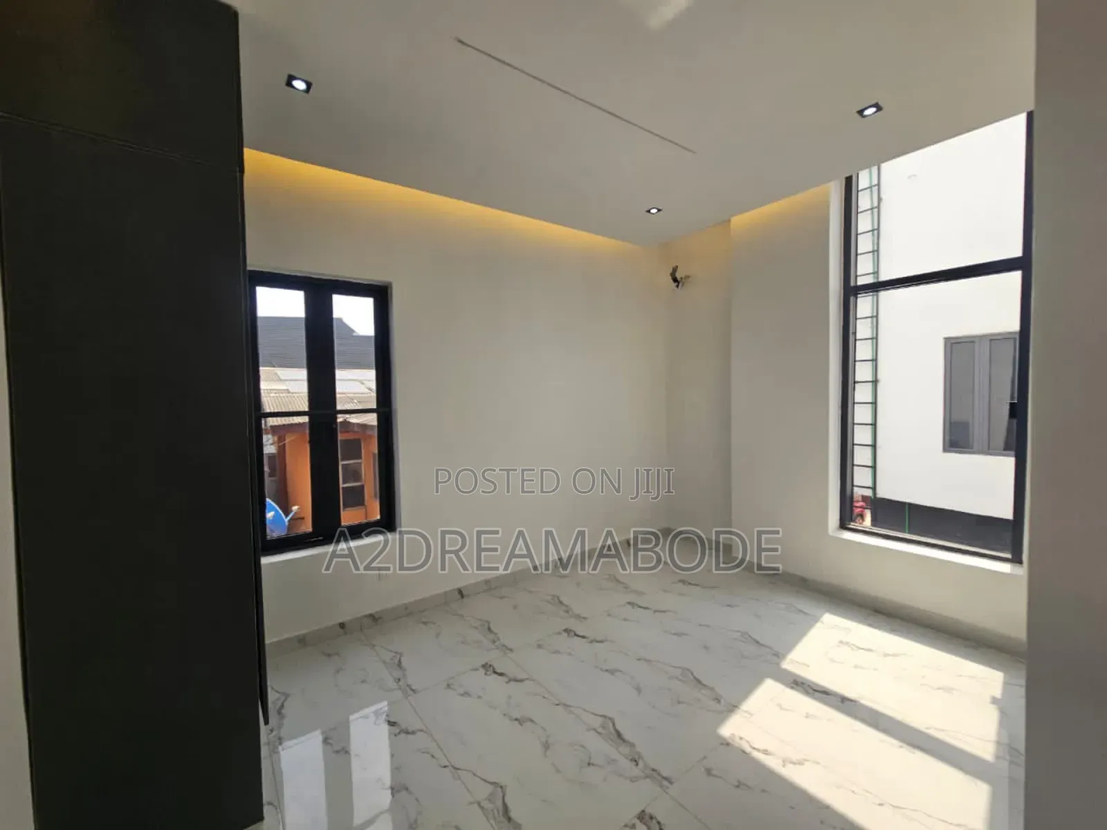 5bdrm Duplex in Magodo Phase 2 for sale