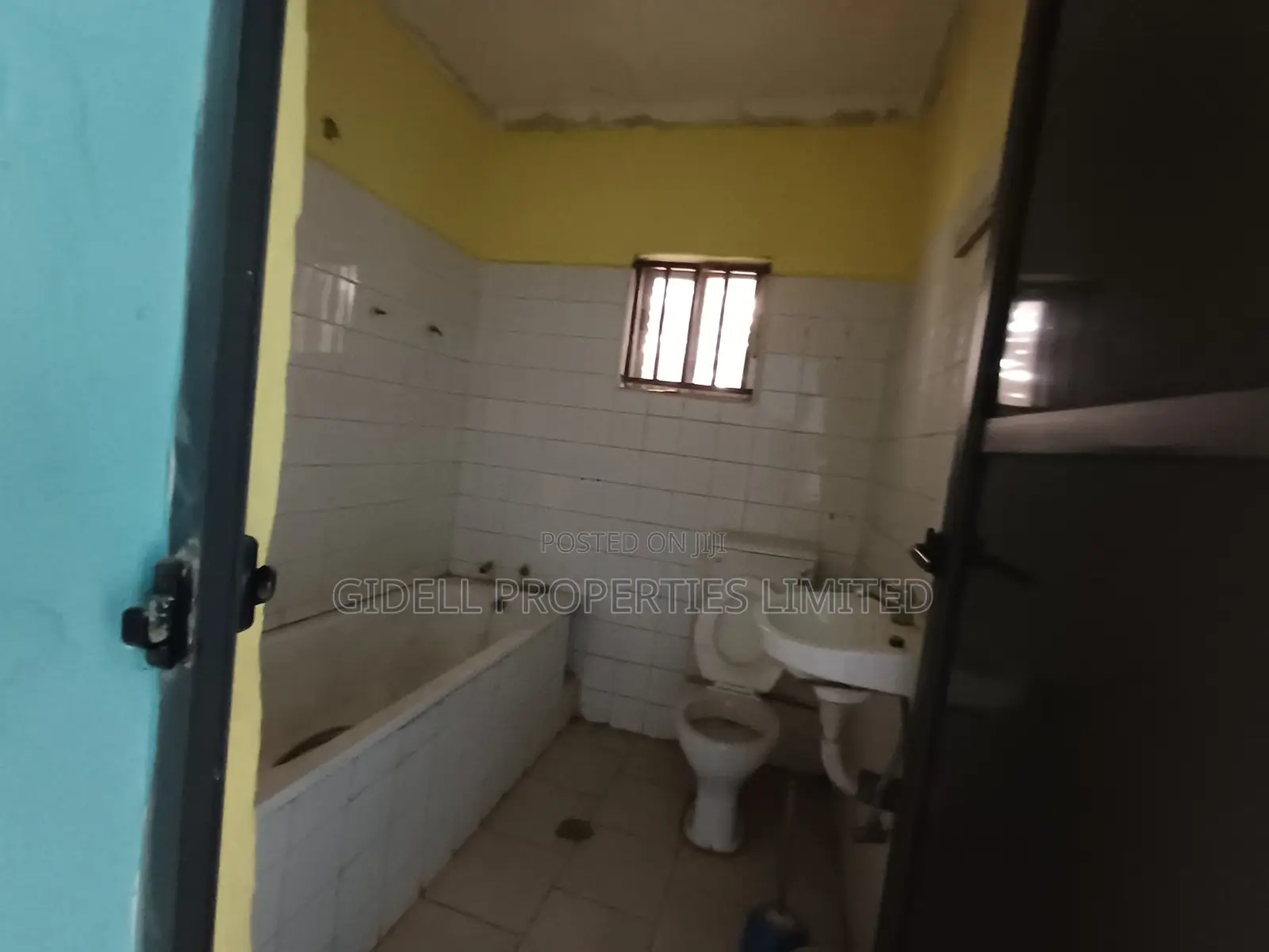 2 Bedroom Flat for Office Use
