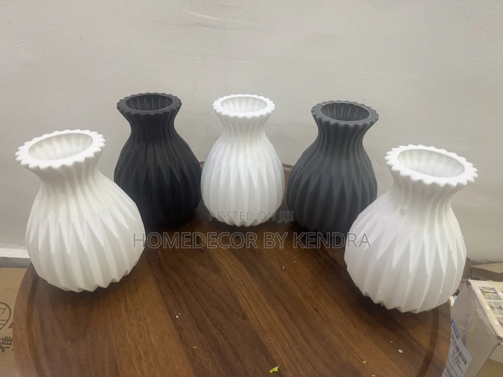 Minimal Plastic Flower Vase Only
