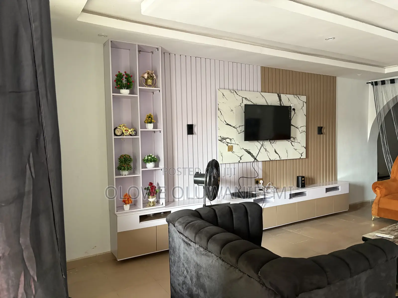 Beautifully Designed Quality Console Unit For A Standard Living Room
