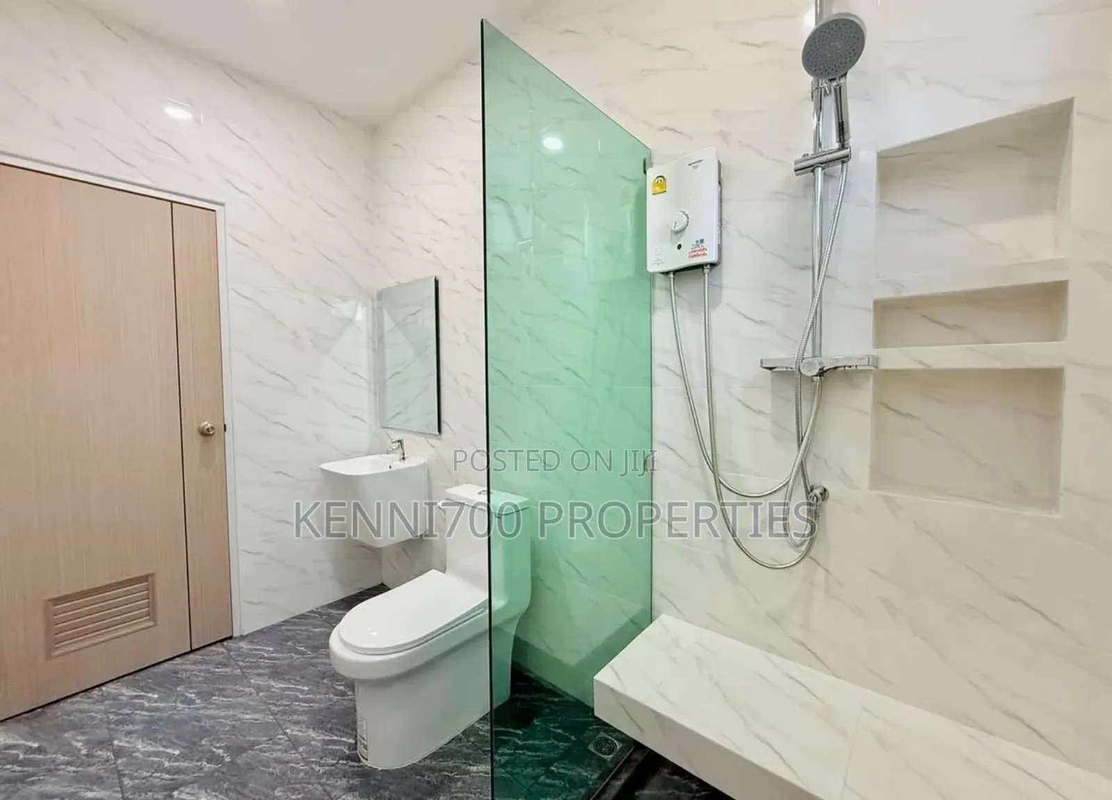 5bdrm Duplex in Flora'S Court, Berger for sale