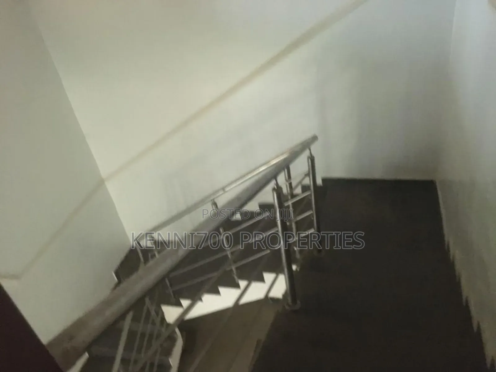 5bdrm Duplex in Flora'S Court, Berger for sale