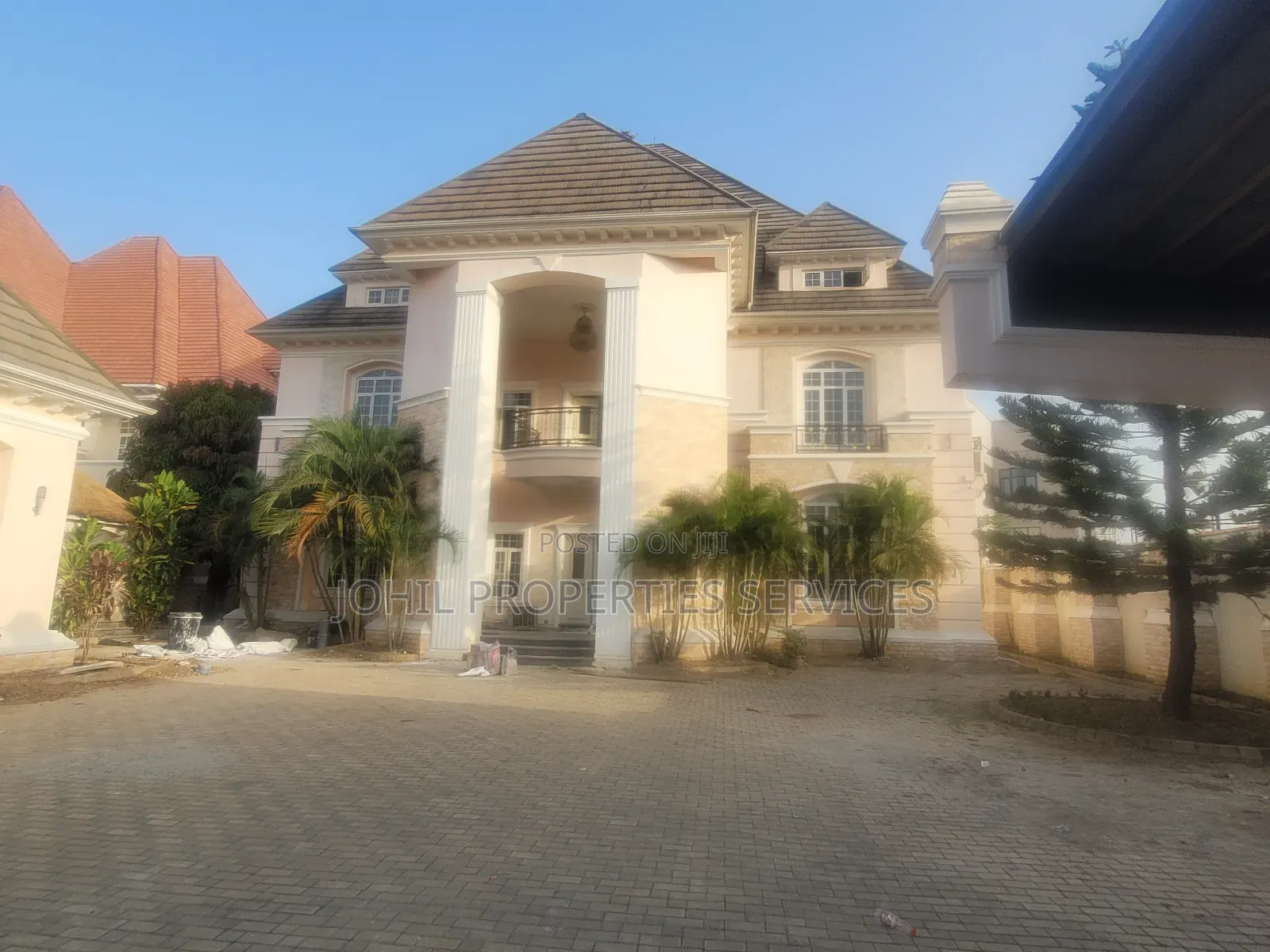 8bdrm Mansion in Maitama for rent
