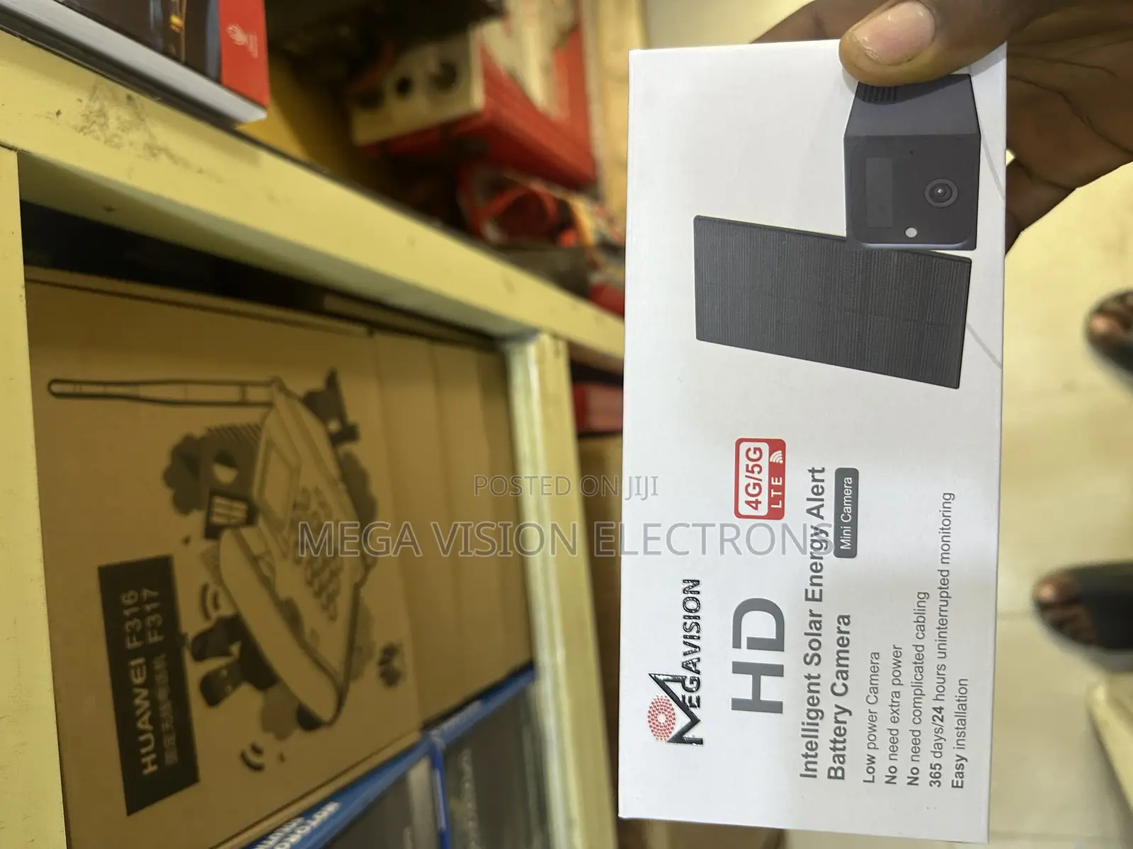 Intelligent Solar Energy Alert Battery Camera