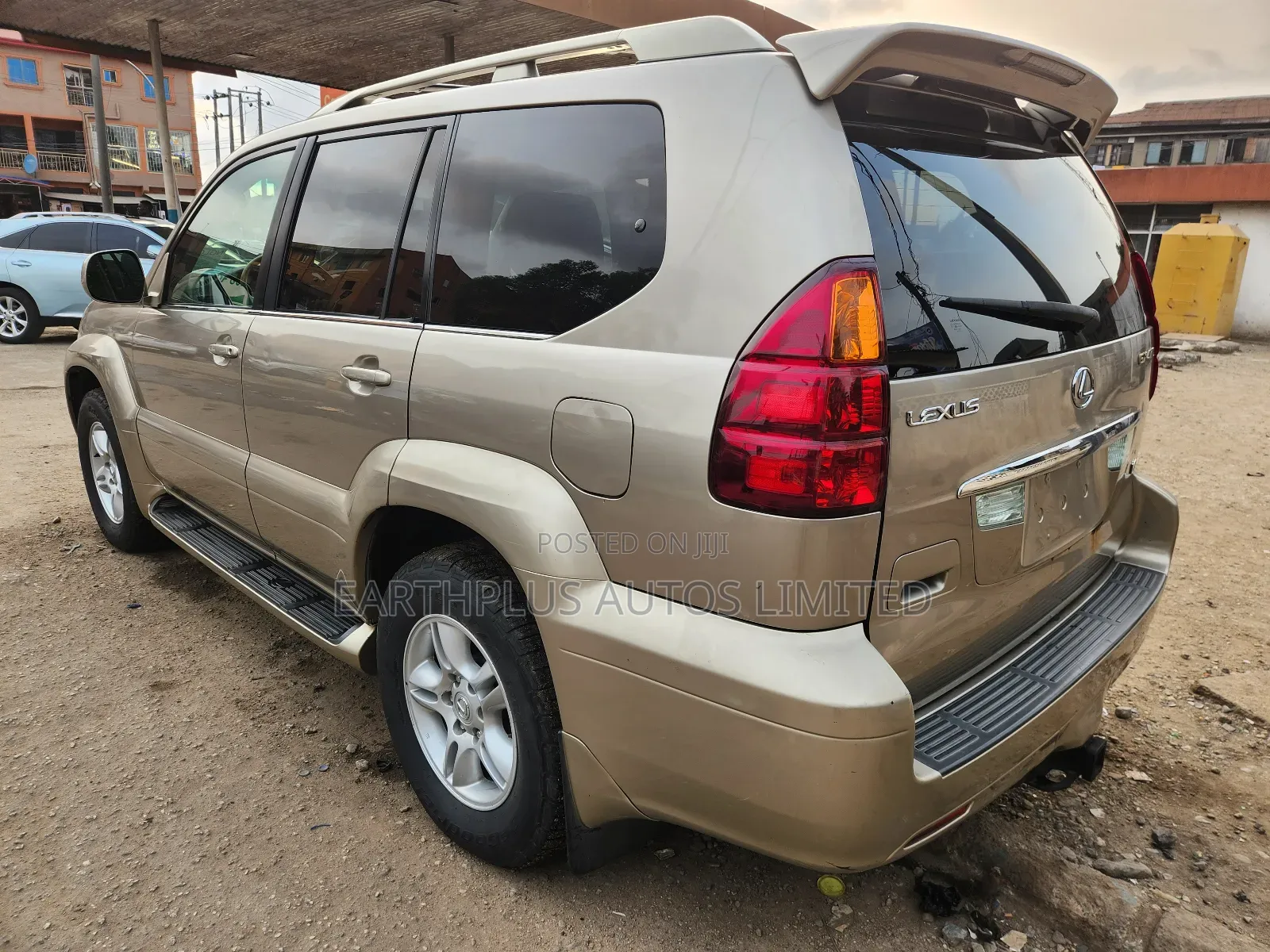 Lexus GX 470 Sport Utility 2005 Gold