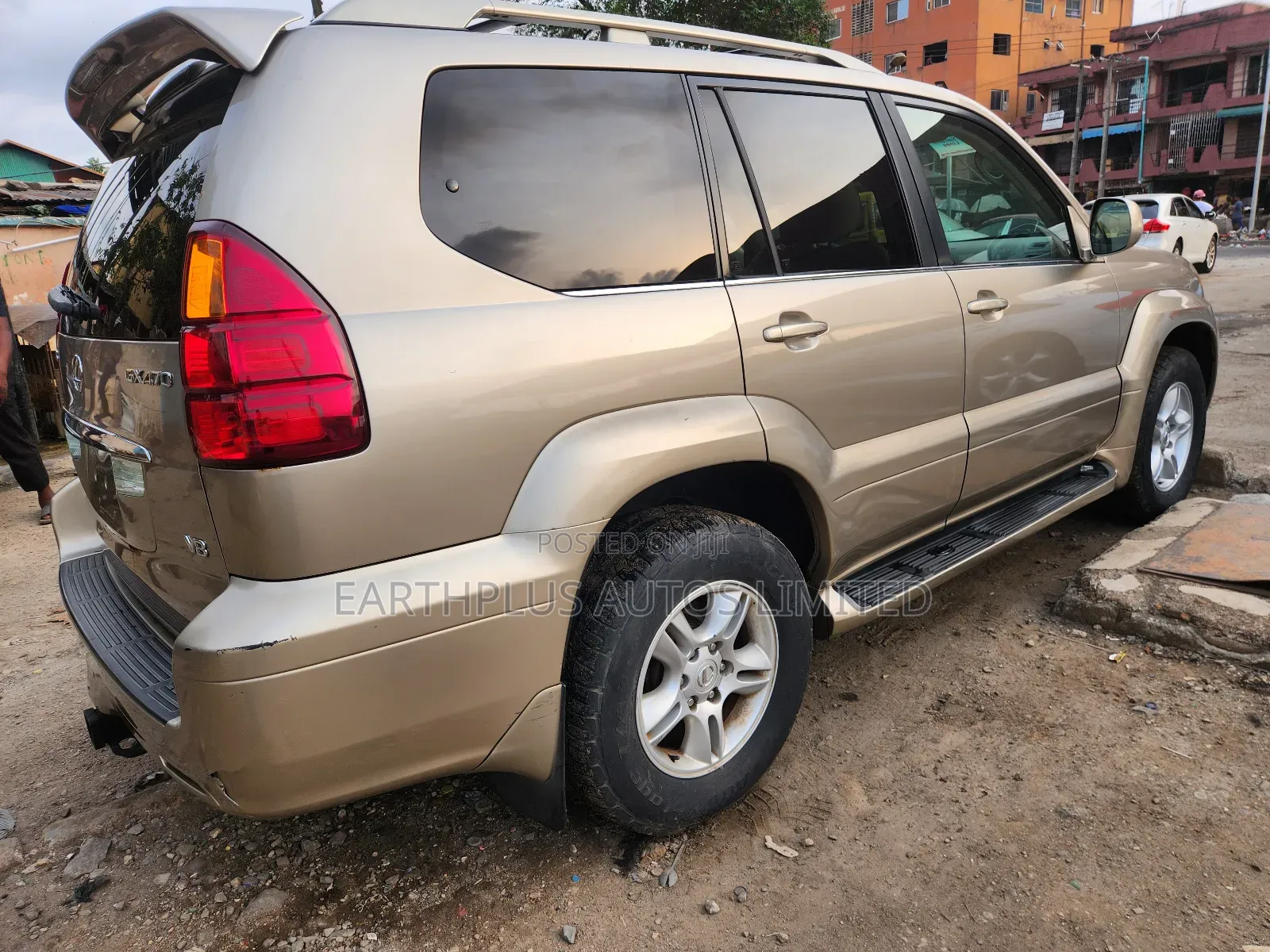 Lexus GX 470 Sport Utility 2005 Gold