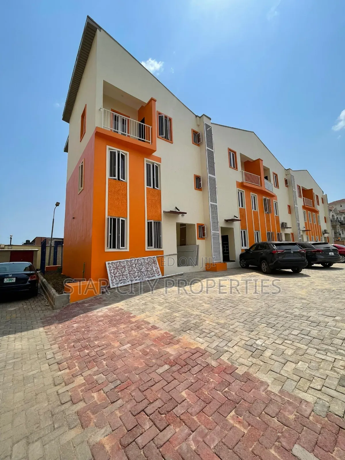 4bdrm Townhouse/Terrace in Yaba Lagos for sale