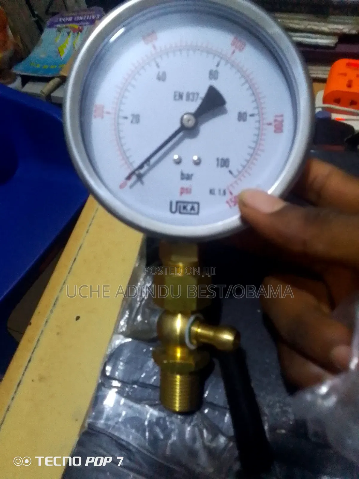 Pressure Gauge Manometer With Ball Valve 1/2 Inches"