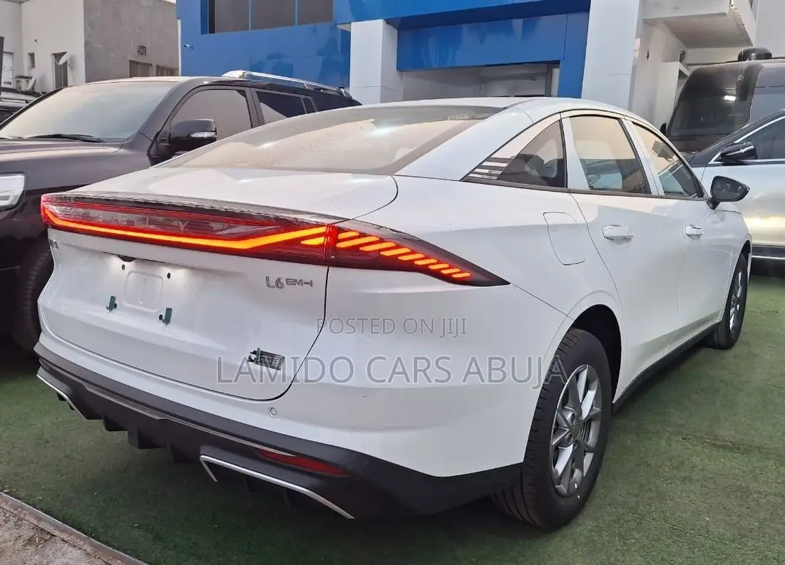 New Geely Galaxy L6 2025 White